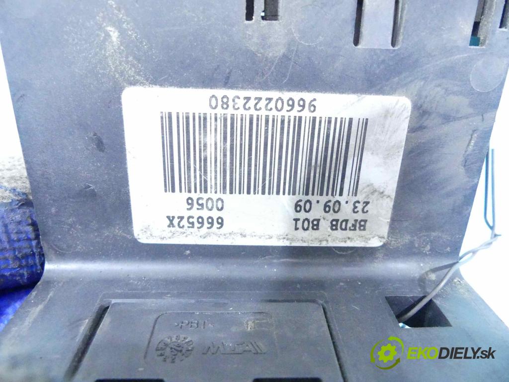 Peugeot 308 1.6 hdi 90 hp manual 66,2 kW 1560 cm3 5- skříňka pojistková 9660222380 (Pojistkové skříňky)