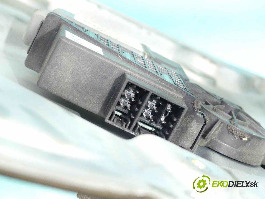 Skoda Fabia I 1999-2007 1.4 16v 75 HP manual 55 kW 1390 cm3 5- mechanizmus okná predné pravý