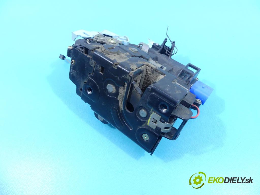 Seat Altea 1.9 tdi 105 hp manual 77 kW 1896 cm3 5- zámek zadní levý 7L0839015