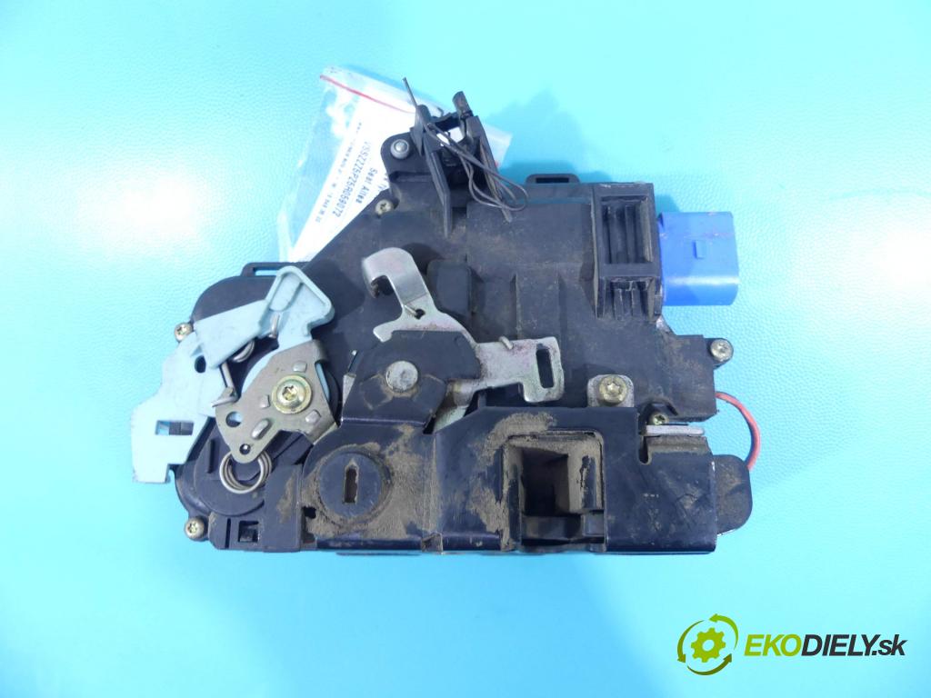Seat Altea 1.9 tdi 105 hp manual 77 kW 1896 cm3 5- zámek zadní levý 7L0839015