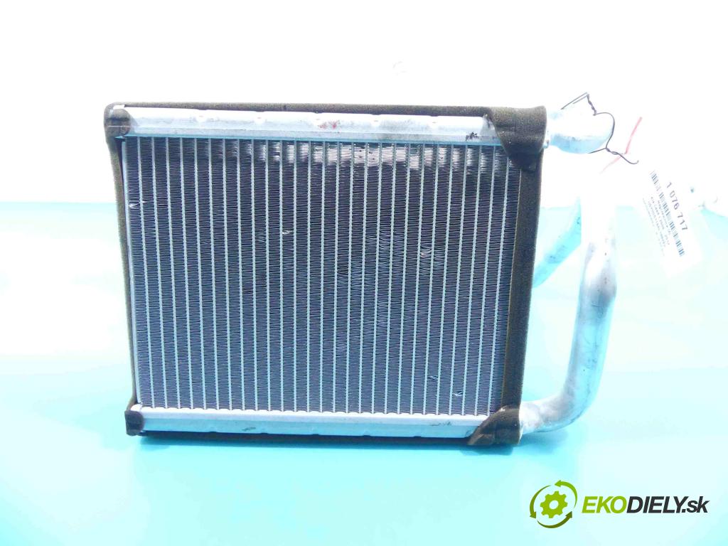 Kia Ceed I 2006-2012 1.4 16v 105 HP manual 77 kW 1396 cm3 5- radiator  (Radiátory kúrenia)