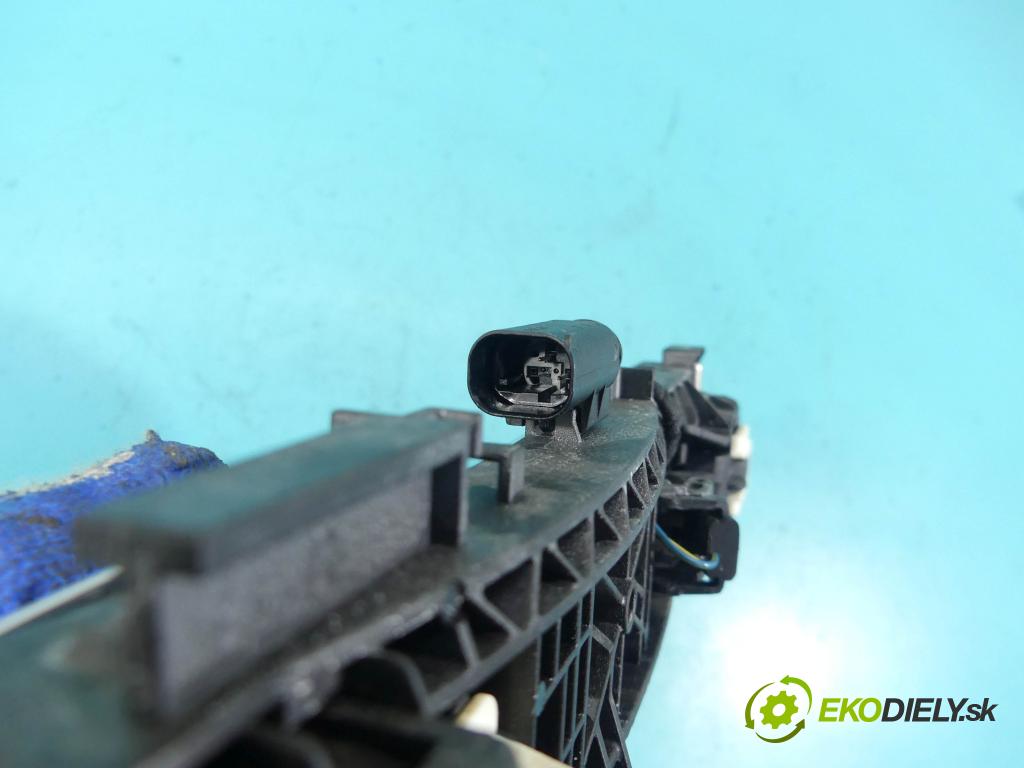 Mercedes CLS II C218 2010-2018 4.7 V8 408KM automatic 300 kW 4663 cm3 4- rukoväť predné ľavé mimo: A2047602334 (Vonkajšie predné ľavé)