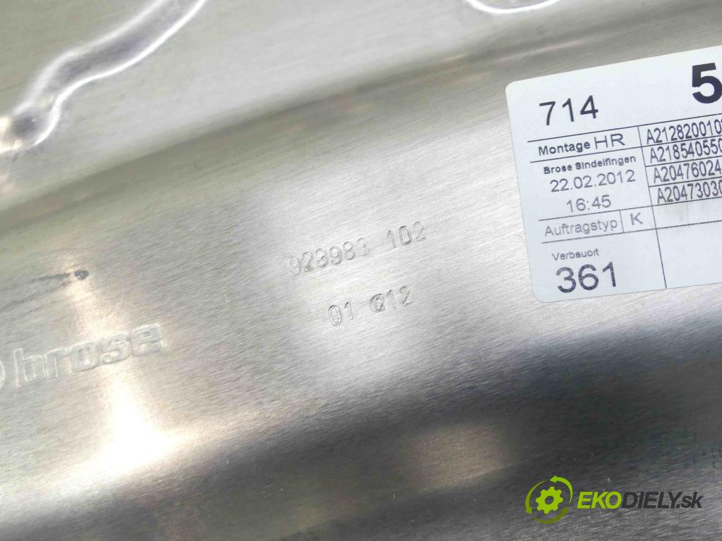 Mercedes CLS II C218 2010-2018 4.7 V8 408KM automatic 300 kW 4663 cm3 4- mechanismus stahování zadní pravý 928983102