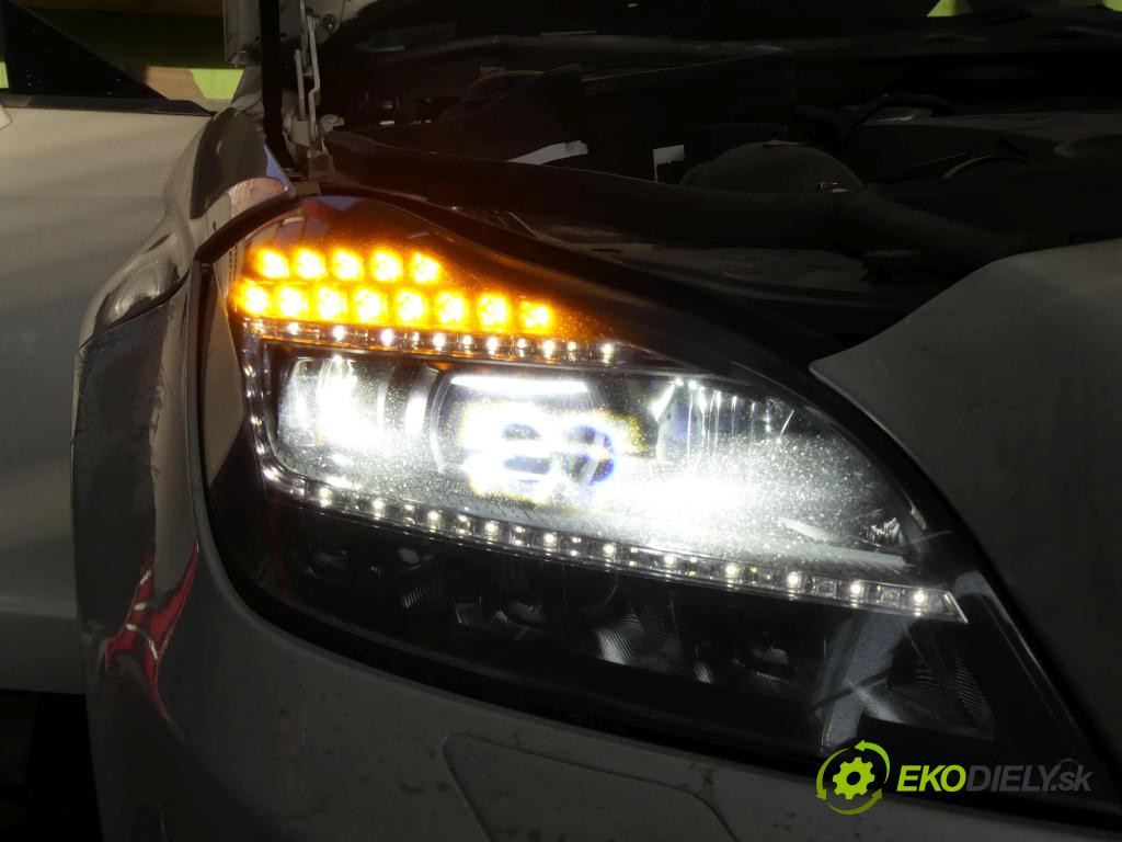 Mercedes CLS II C218 2010-2018 4.7 V8 408KM automatic 300 kW 4663 cm3 4- Reflektor: pravý A2188209261 (Pravé)
