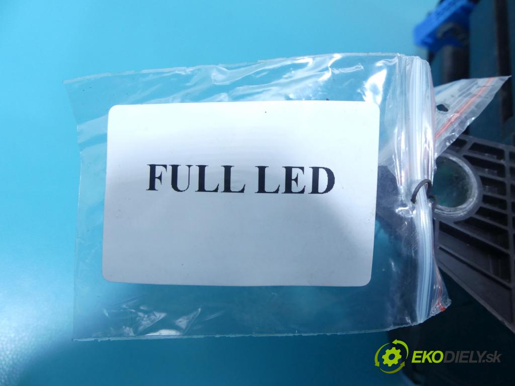 Mercedes CLS II C218 2010-2018 4.7 V8 408KM automatic 300 kW 4663 cm3 4- Reflektor: pravý A2188209261 (Pravé)