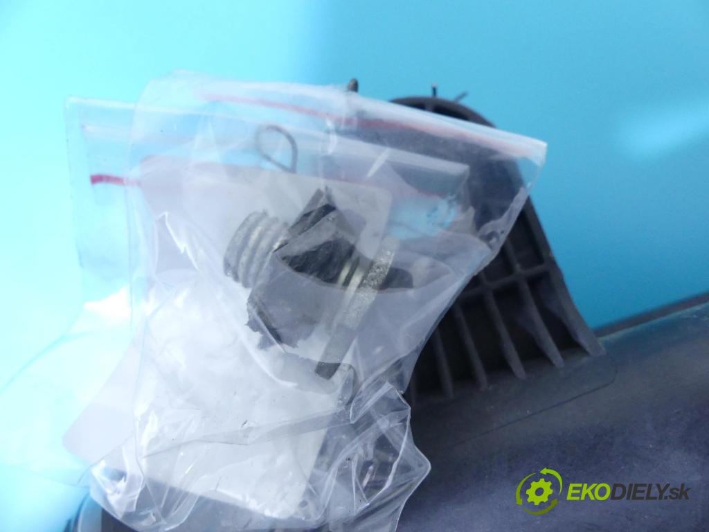 Mercedes CLS II C218 2010-2018 4.7 V8 408KM automatic 300 kW 4663 cm3 4- Reflektor: pravý A2188209261 (Pravé)