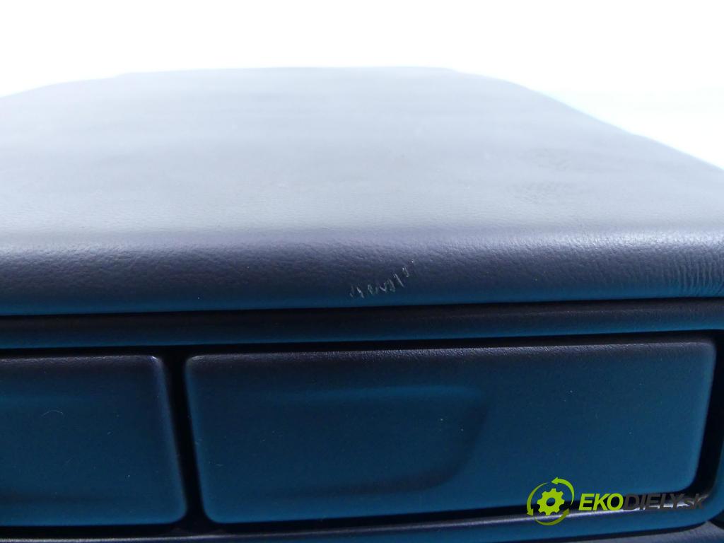 Infiniti QX30 H15 2016-2019 2.0 T 211KM automatic 155 kW 1991 cm3 5- operadlo  (Lakťové opierky)