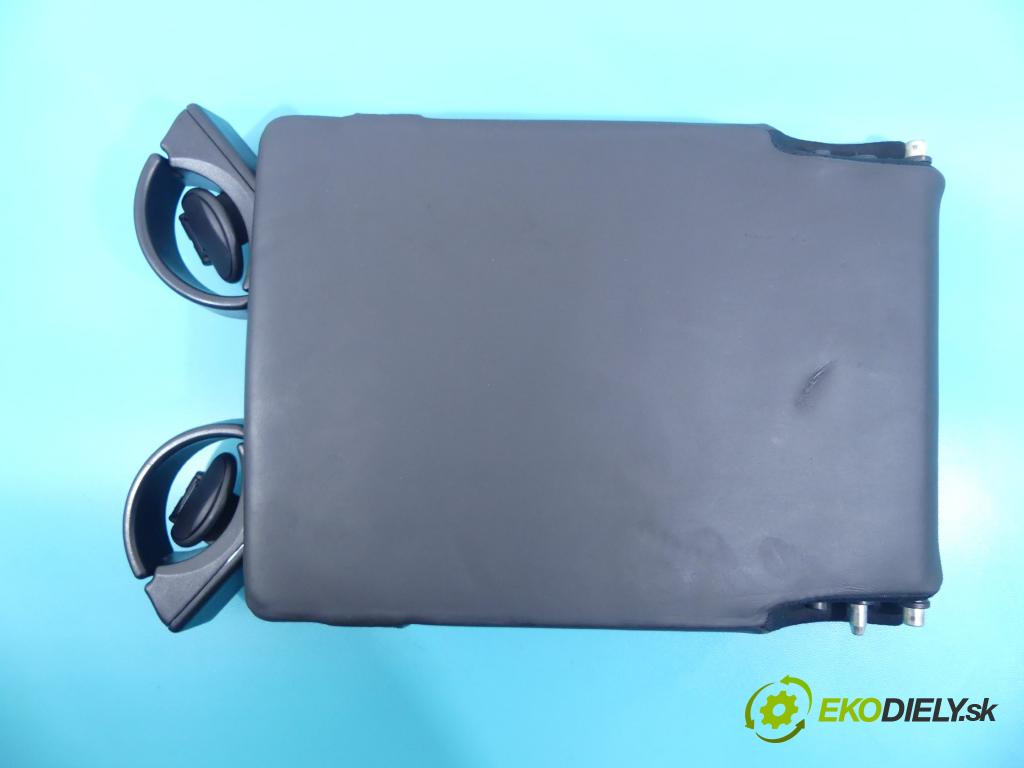 Infiniti QX30 H15 2016-2019 2.0 T 211KM automatic 155 kW 1991 cm3 5- operadlo  (Lakťové opierky)