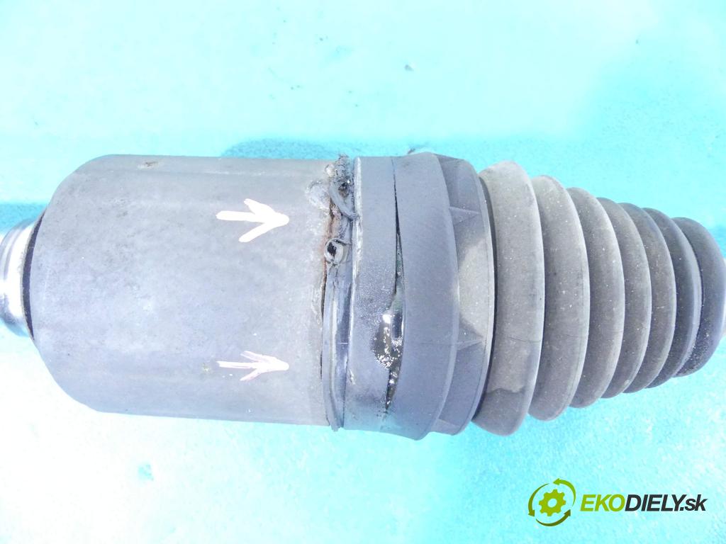 Mercedes CLS II C218 2010-2018 4.7 V8 408KM automatic 300 kW 4663 cm3 4- poloos pravé  (Poloosy)