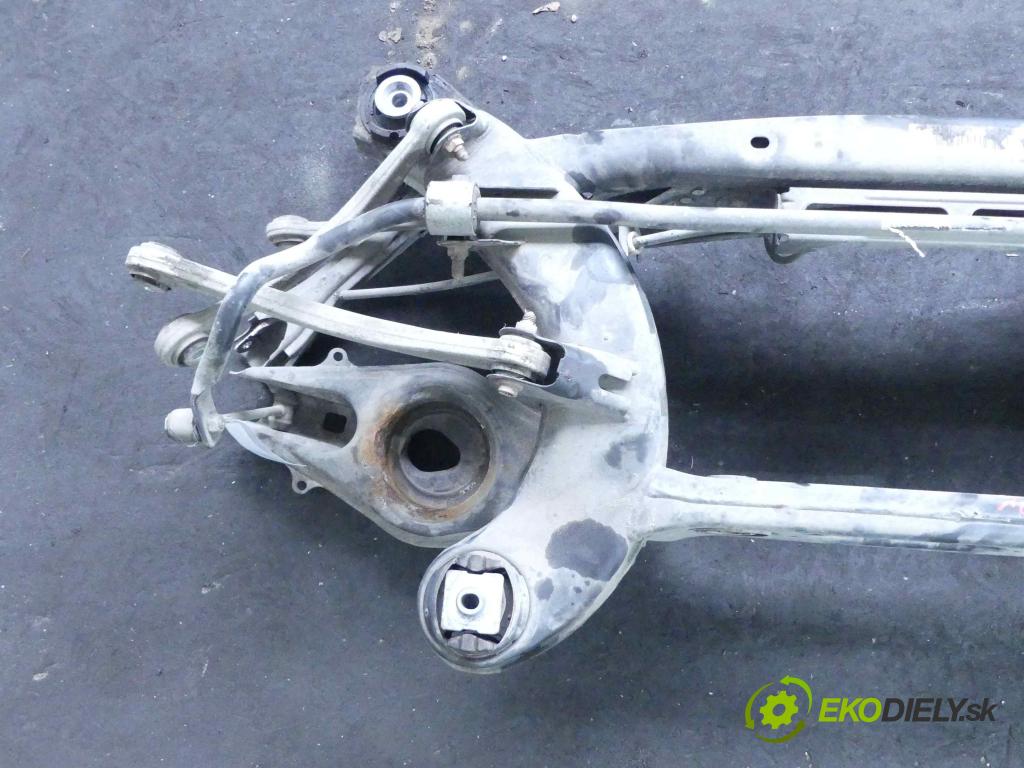 Mercedes CLS II C218 2010-2018 4.7 V8 408KM automatic 300 kW 4663 cm3 4- zadní výztuha