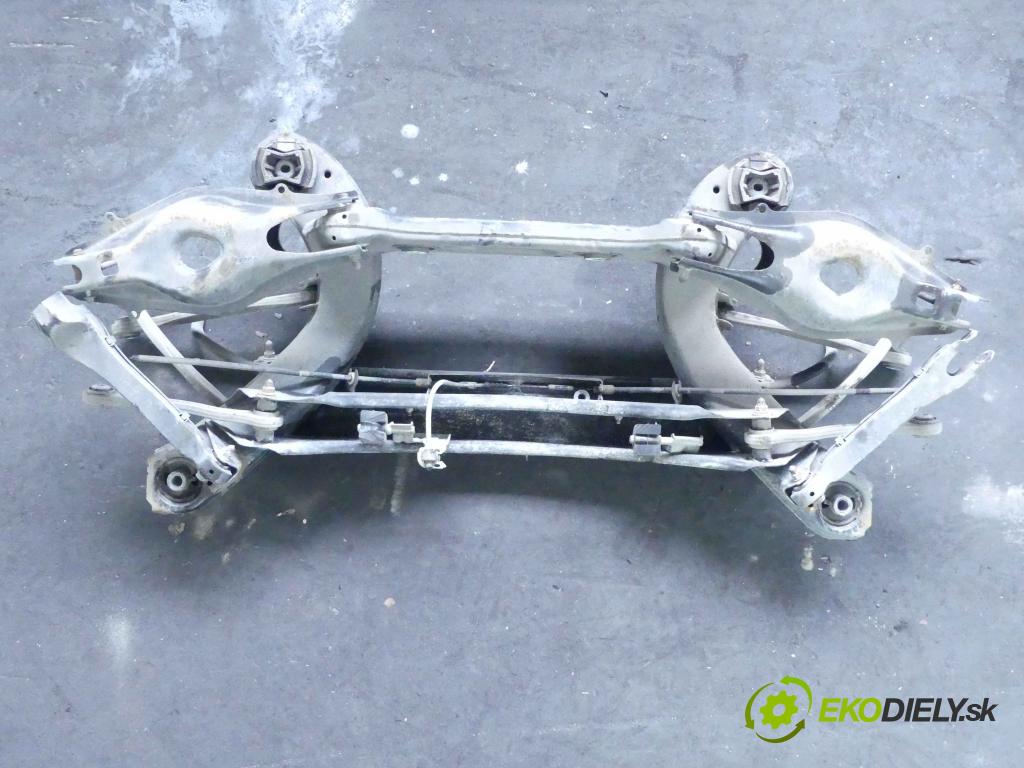 Mercedes CLS II C218 2010-2018 4.7 V8 408KM automatic 300 kW 4663 cm3 4- zadní výztuha 