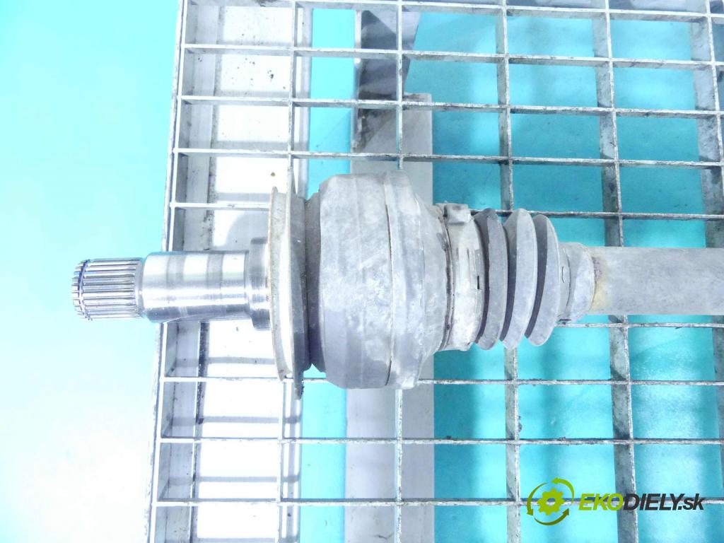 Mercedes CLS II C218 2010-2018 4.7 V8 408KM automatic 300 kW 4663 cm3 4- poloos ľavé  (Poloosy)