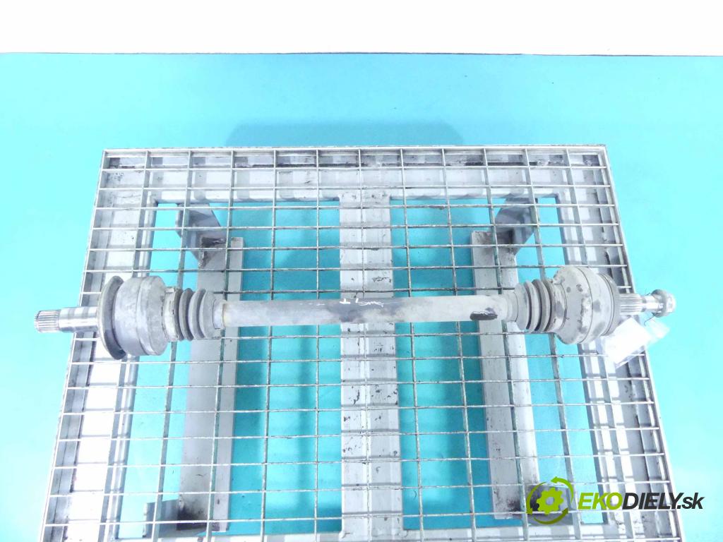 Mercedes CLS II C218 2010-2018 4.7 V8 408KM automatic 300 kW 4663 cm3 4- poloos ľavé  (Poloosy)