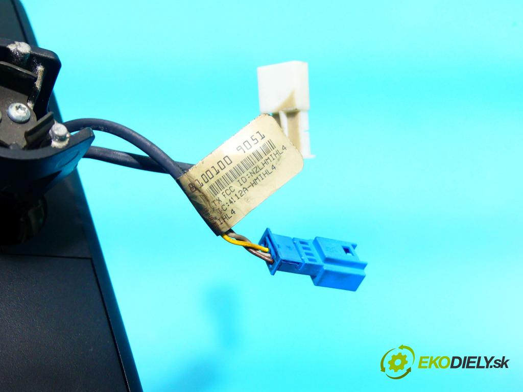 Infiniti QX30 (H15) 2016-2019 2.0 T 211KM automatic 155 kW 1991 cm3 5- zpětné zrcátko vnitřní  (Světla vnitřní)