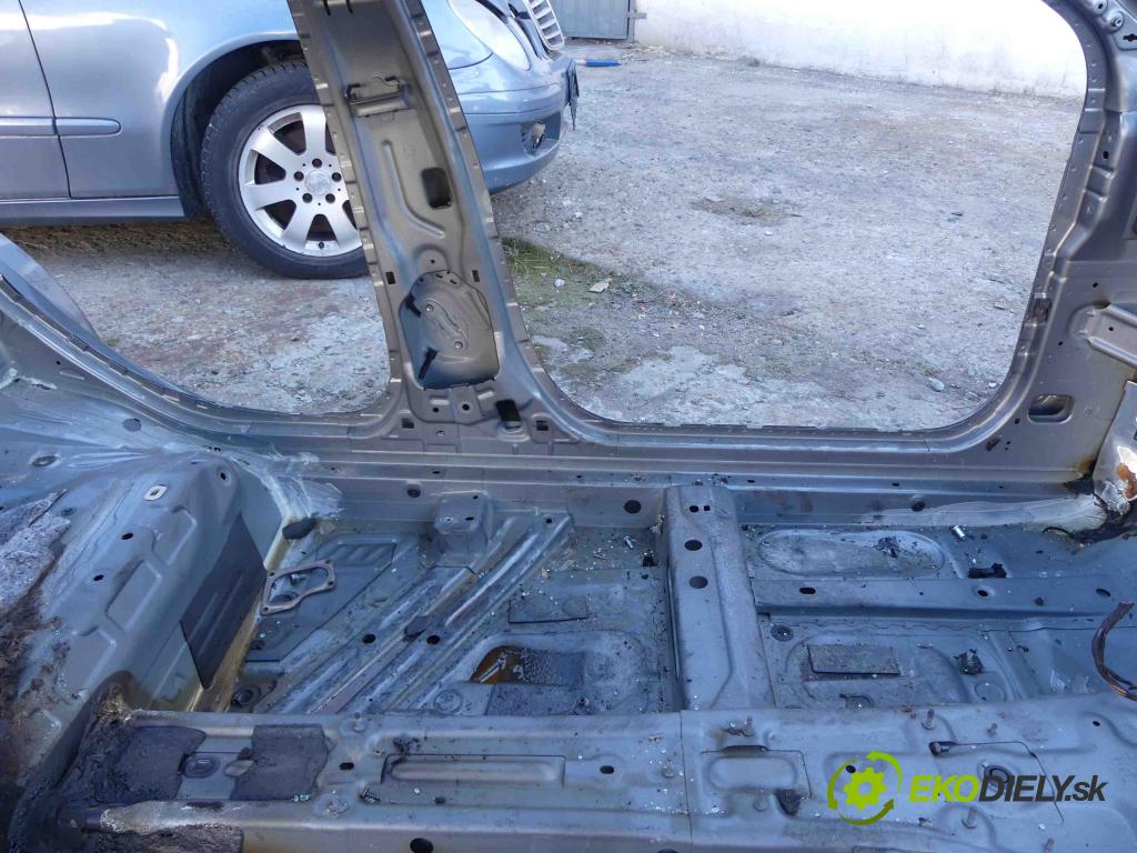 Infiniti QX30 H15 2016-2019 2.0 T 211KM automatic 155 kW 1991 cm3 5- práh levý  (Ostatní)