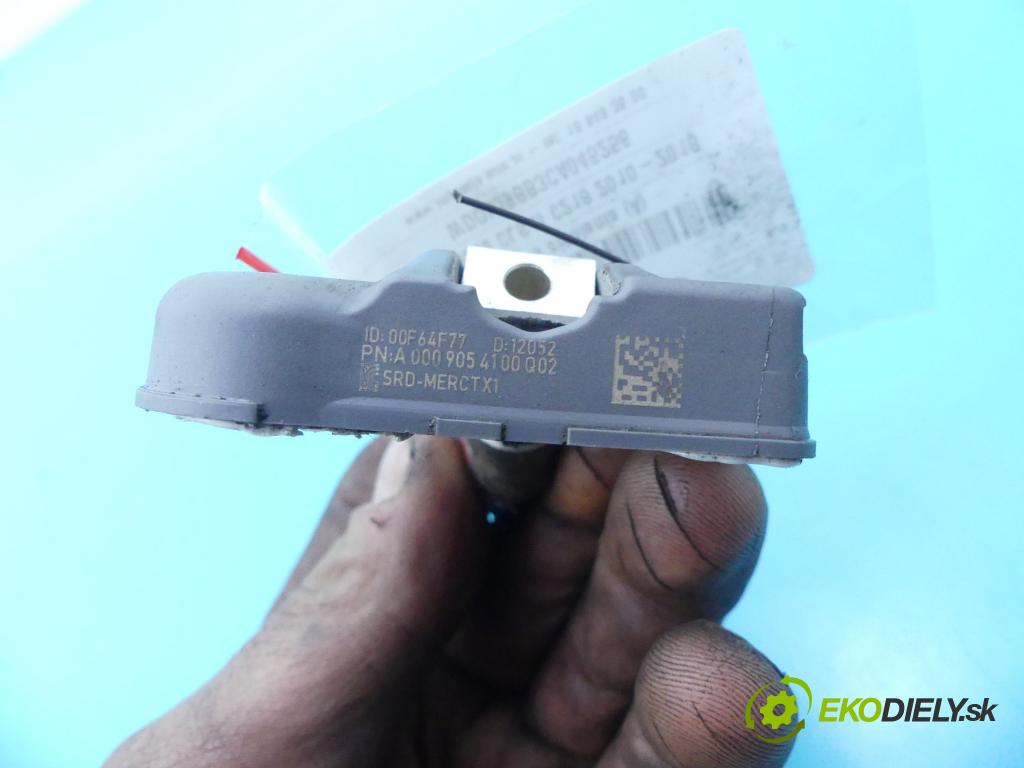 Mercedes CLS II C218 2010-2018 4.7 V8 408KM automatic 300 kW 4663 cm3 4- snímač tlaku A0009054100 (Snímače tlaku)