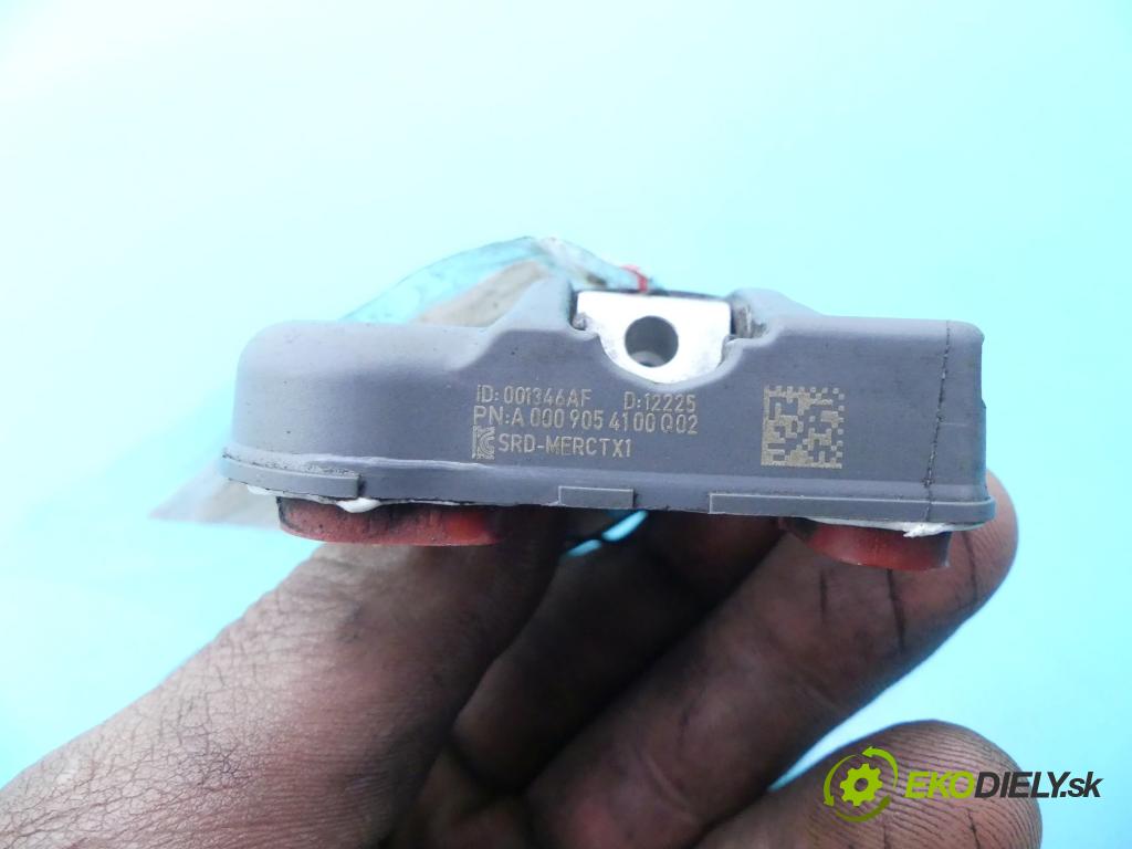 Mercedes CLS II C218 2010-2018 4.7 V8 408KM automatic 300 kW 4663 cm3 4- snímač tlaku A0009054100 (Snímače tlaku)