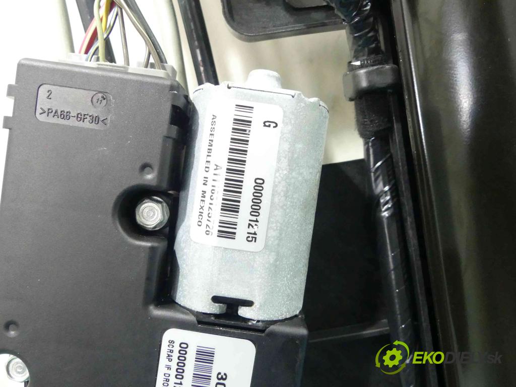 Saab 9-4X 3.0 V6 269KM automatic 198 kW 2997 cm3 5- Střešní okno: A11163125145 (Okna karoserie)