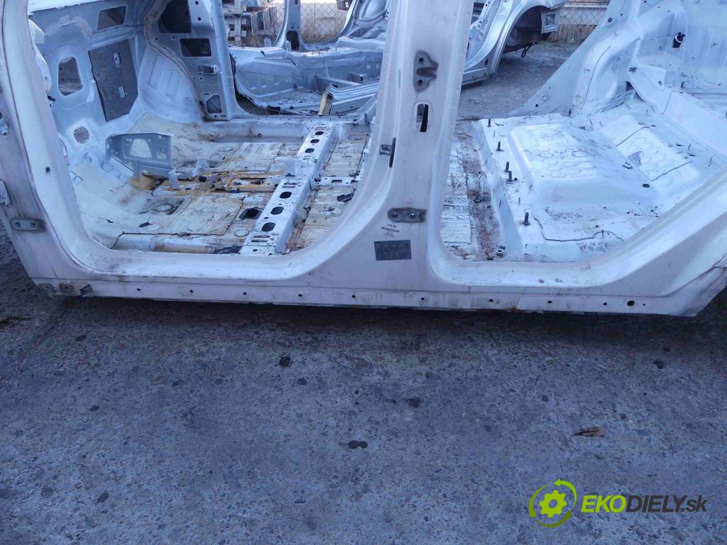 Saab 9-4X 3.0 V6 269KM automatic 198 kW 2997 cm3 5- práh levý  (Ostatní)