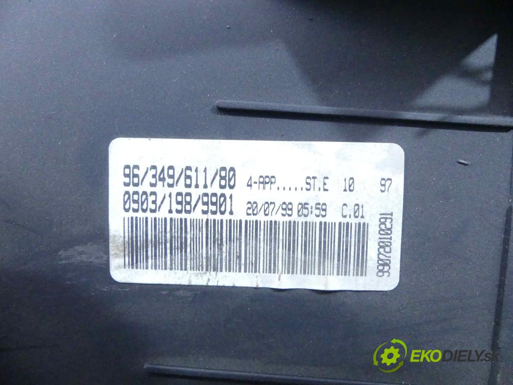 Peugeot 206 1.4 75 hp manual 55 kW 1360 cm3 5- Přístrojová deska 9634961180 (Přístrojové desky, displeje)