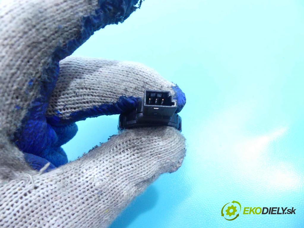 Toyota Avensis III T27 2009-2018 2.0 Vvti: 152KM manual 112 kW 1987 cm3 5- snímač déšť: 89941-05030 (Snímače dažďa)