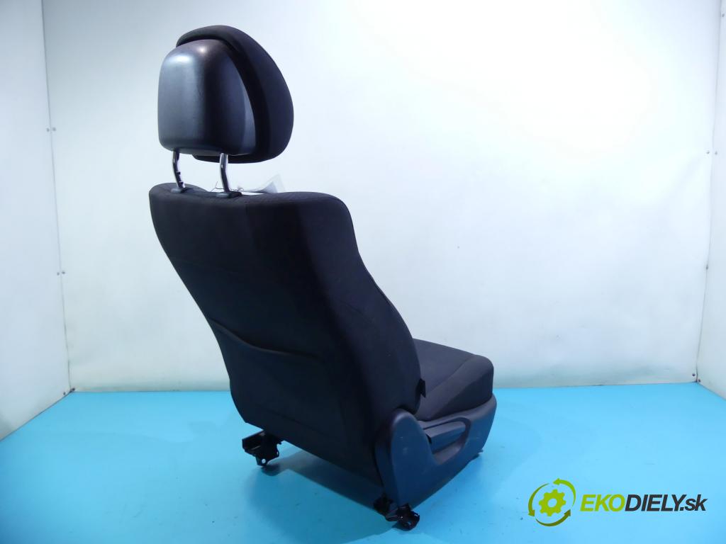 Toyota Avensis III T27 2009-2018 2.0 Vvti: 152KM manual 112 kW 1987 cm3 5- Sedačka pravý  (Sedačky, sedadlá)