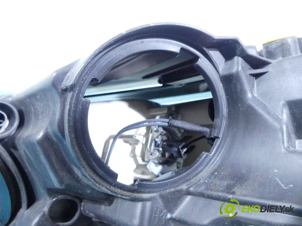 Ford C-max II 2010-2019 1.5 tdci 95 HP manual 70 kW 1499 cm3 5- Reflektor: pravý F1CB-13W029-AB (Pravé)