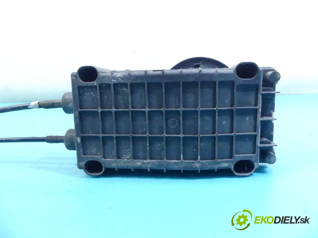 Renault Megane II 2003-2008 1.4 16v 98 HP manual 72 kW 1390 cm3 5- Páka: Změny: stupeň,rýchlosť 8200396768 (Rýchlostné páky / kulisy)