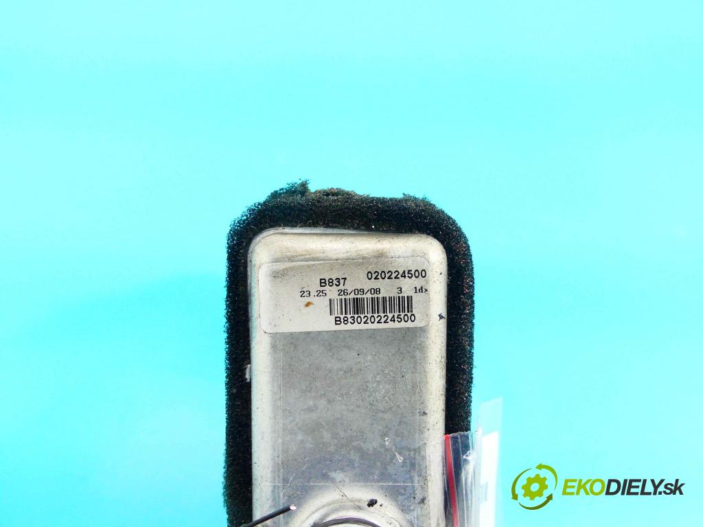 Fiat Scudo II 2006-2016 2.0 jtd 120 HP manual 88 kW 1997 cm3 5- radiator  (Radiátory kúrenia)