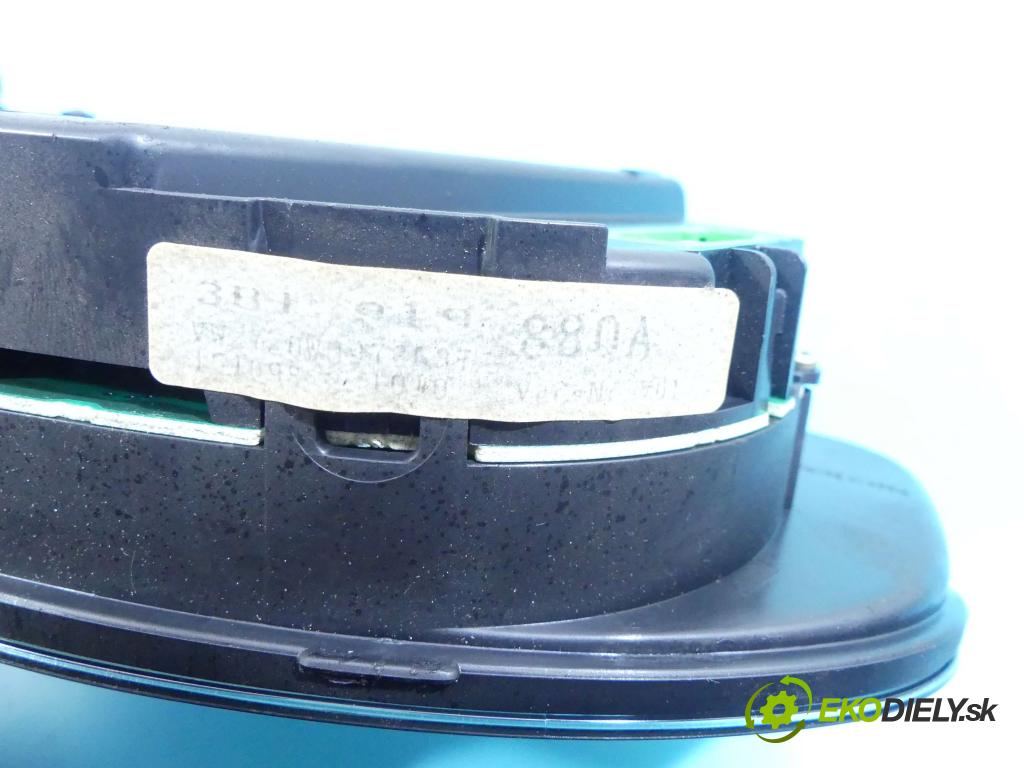 Vw Passat B5 1995-2005 1.6 SR 101 HP automatic 74 kW 1595 cm3 5- prístrojovka/ budíky 3B1919880A (Prístrojové dosky, displeje)