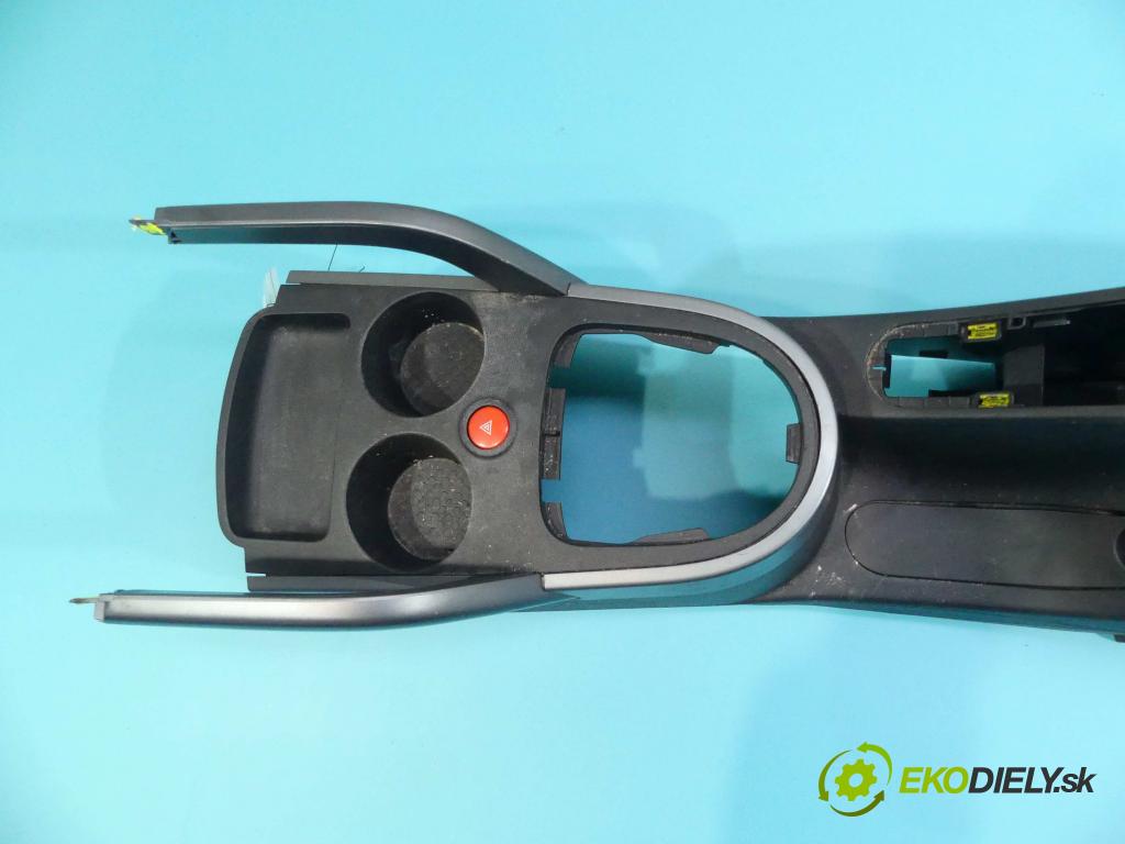 Seat Altea 1.6 SR 102 HP manual 75 kW 1595 cm3 5- operadlo 5P0864251B (Lakťové opierky)