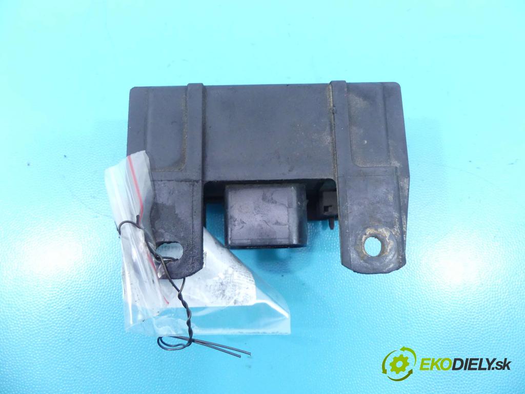 Mercedes Vito W638 1996-2003 2.2 cdi 102 HP manual 75 kW 2151 cm3 5- Relé: 0255452832 (Relé)