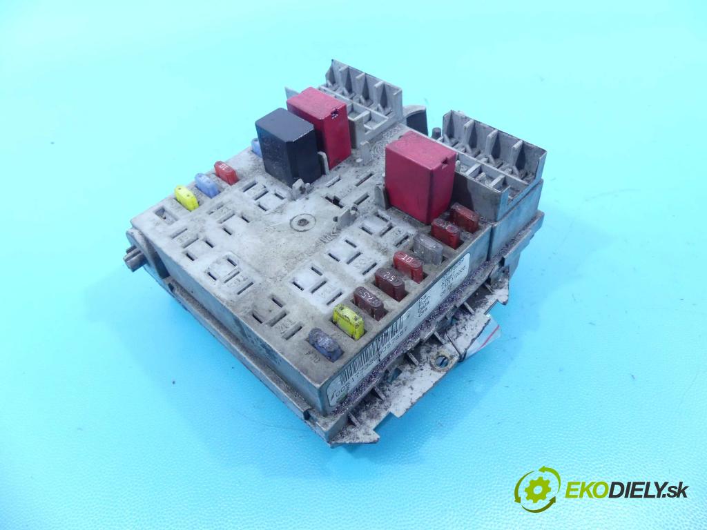 Fiat Stilo 1.9 jtd 120 HP manual 88 kW 1910 cm3 5- skrinka poistka 51773289 (Poistkové skrinky)