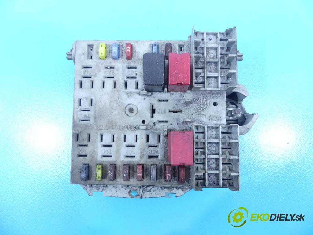 Fiat Stilo 1.9 jtd 120 HP manual 88 kW 1910 cm3 5- skrinka poistka 51773289 (Poistkové skrinky)