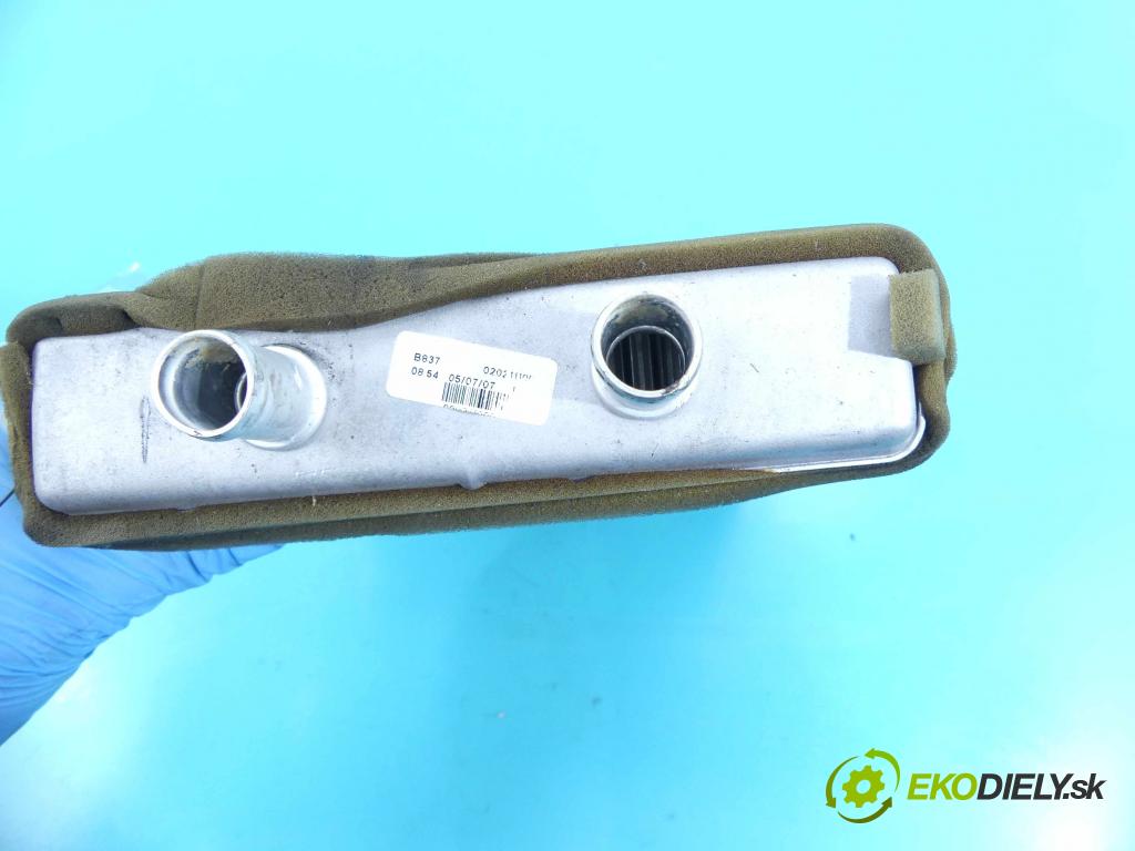 Iveco Daily IV 2006-2011 2.3 HPI 116 HP manual 85 kW 2287 cm3 5- radiator B837 (Radiátory kúrenia)