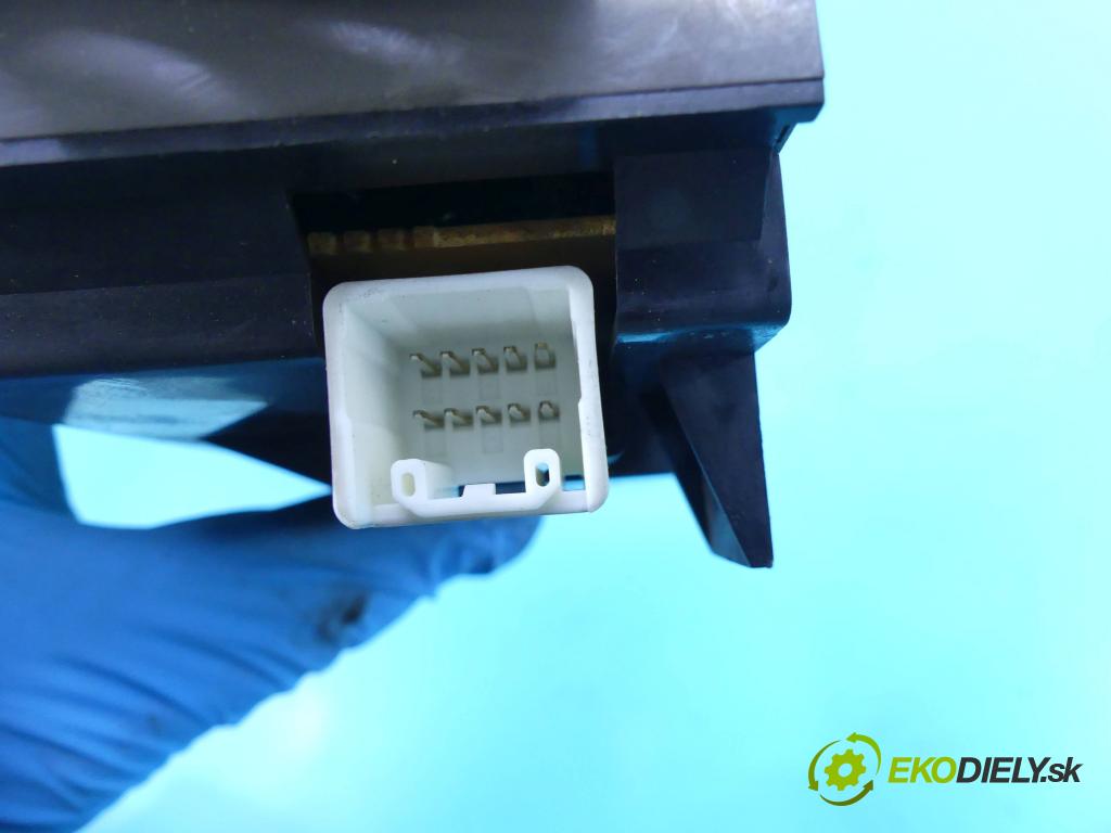 Toyota Land Cruiser 120 2002-2010 3.0 D4D 163 HP automatic 120 kW 2982 cm3 5- panel kúrenia