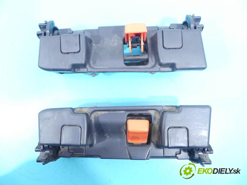 Toyota Land Cruiser 120 2002-2010 3.0 D4D 163 HP automatic 120 kW 2982 cm3 5- Rukojeť: