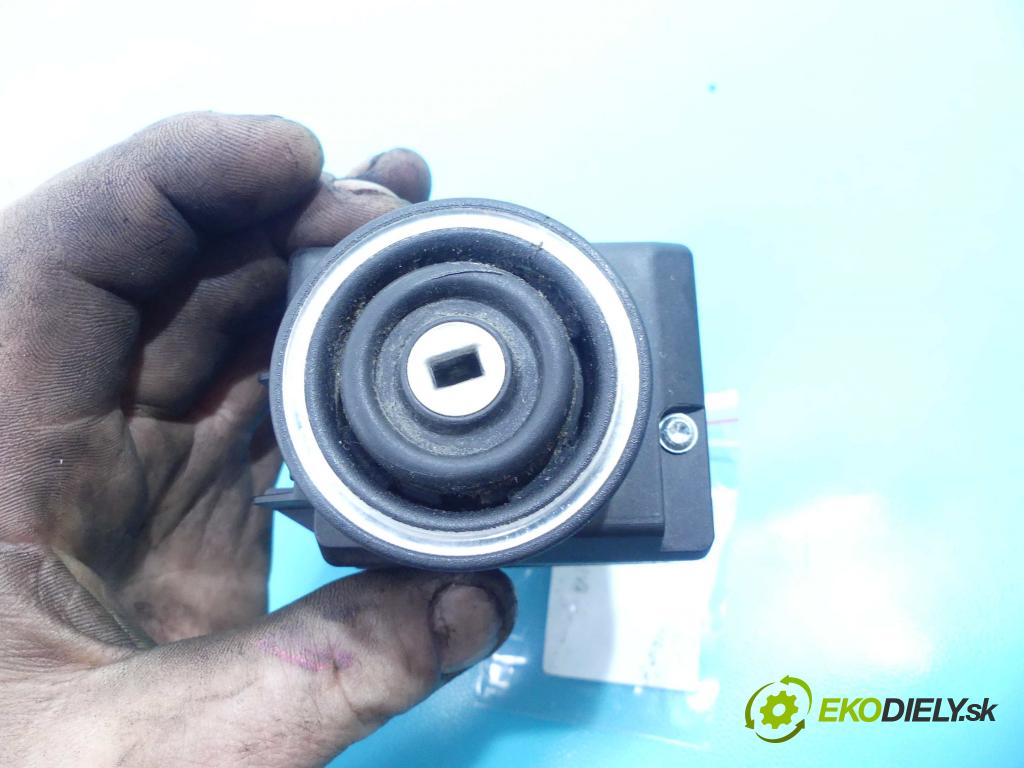 Vw Crafter 2006-2016 2.5 tdi 109 HP manual 80 kW 2461 cm3 5- Spínačka 2E0905865J (Spínacie skrinky a kľúče)