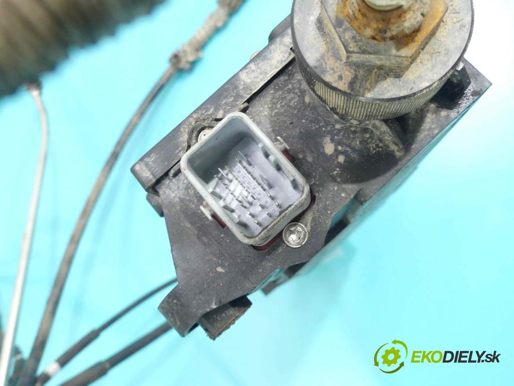 Ford Focus C-Max 1.8 16v 125 HP manual 92 kW 1798 cm3 5- Brzda manuál: 3M51-2598-DC (Ručné brzdy)