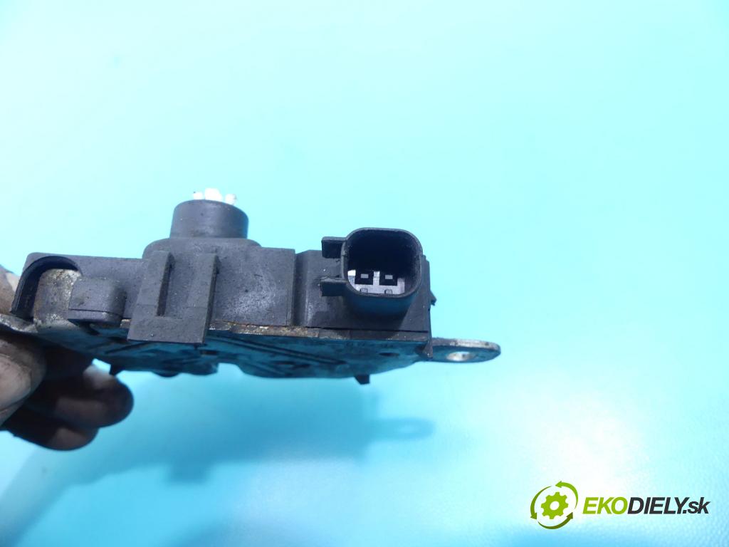 Ford Focus C-Max 1.8 16v 125 hp manual 92 kW 1798 cm3 5- zámek kapoty