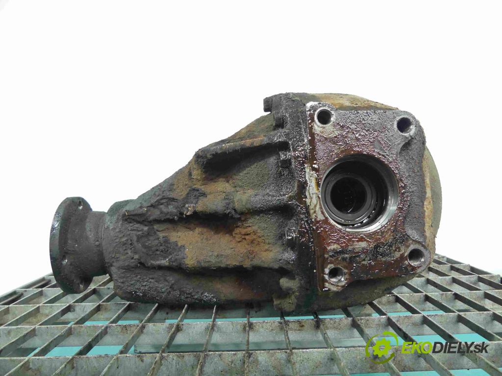 Opel Campo 1991-2001 3.1 td 109 HP manual 80 kW 3059 cm3 3- Most: predný