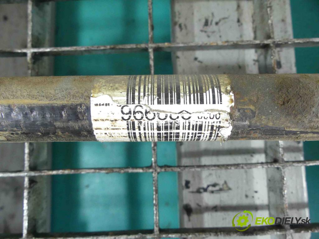 Dacia Duster I 2010-2018 1.5 dci 110 HP manual 81 kW 1461 cm3 5- poloos ľavé  (Poloosy)