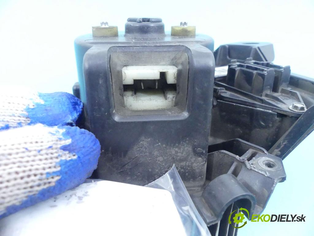 Fiat Punto Grande 1.2 8v 65 hp manual 48 kW 1242 cm3 5- ventilátor vzduchu G17750B0