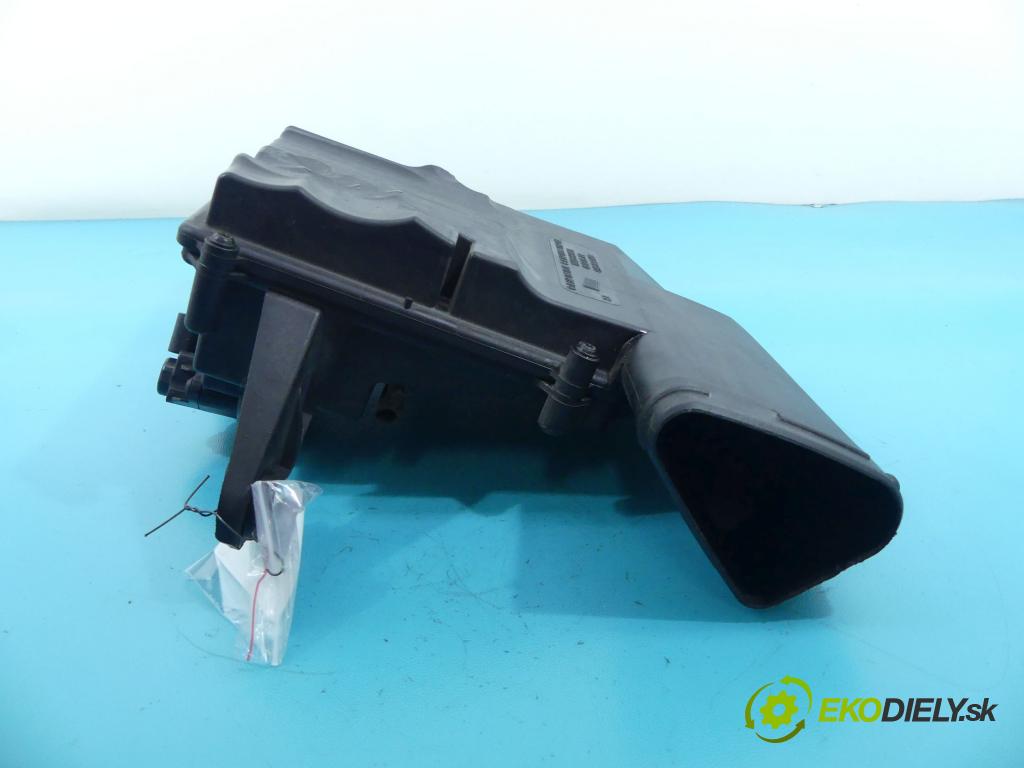 Mercedes C W204 2007-2014 3.0 cdi V6 224 hp automatic 165 kW 2987 cm3 4- obal filtra vzduchu A6420940304 (Kryty filtrů)