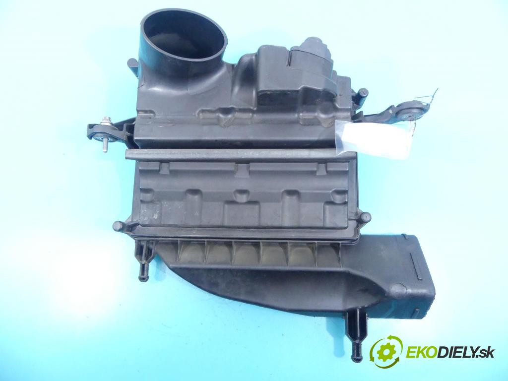 Mercedes C W204 2007-2014 3.0 cdi V6 224 hp automatic 165 kW 2987 cm3 4- obal filtra vzduchu A6420940304 (Kryty filtrů)