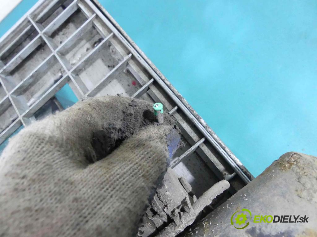 Mercedes S W220 1998-2005 3.2 V6 224 hp automatic 165 kW 3199 cm3 4- tlumič zadní pravý