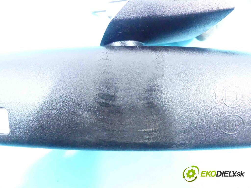 Mercedes C W204 2007-2014 3.0 cdi V6 224 hp automatic 165 kW 2987 cm3 4- zpětné zrcátko vnitřní  (Světla vnitřní)