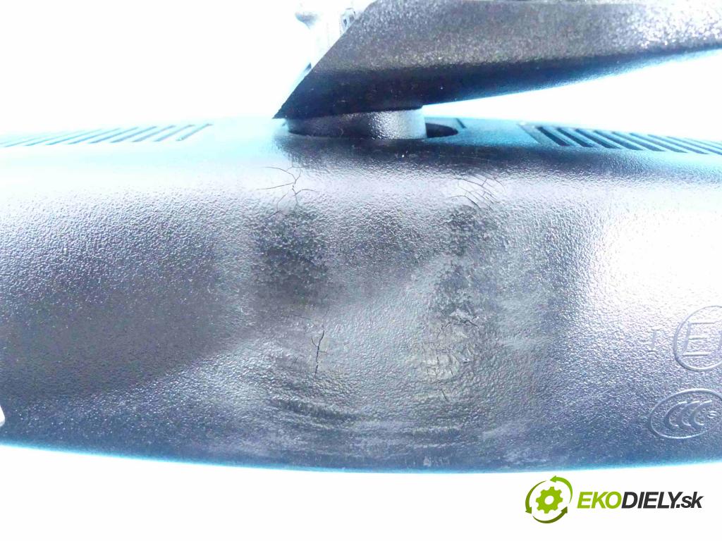 Mercedes C W204 2007-2014 3.0 cdi V6 224 hp automatic 165 kW 2987 cm3 4- zpětné zrcátko vnitřní  (Světla vnitřní)