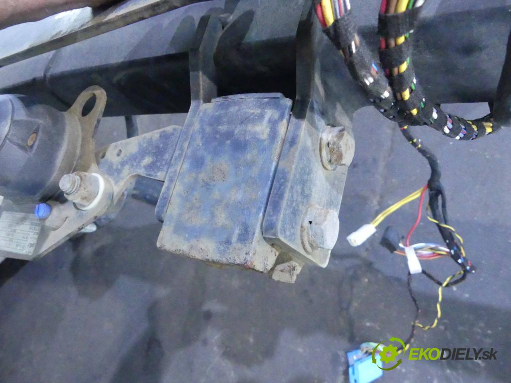 Mercedes C W204 2007-2014 3.0 cdi V6 224 hp automatic 165 kW 2987 cm3 4- oko tažné