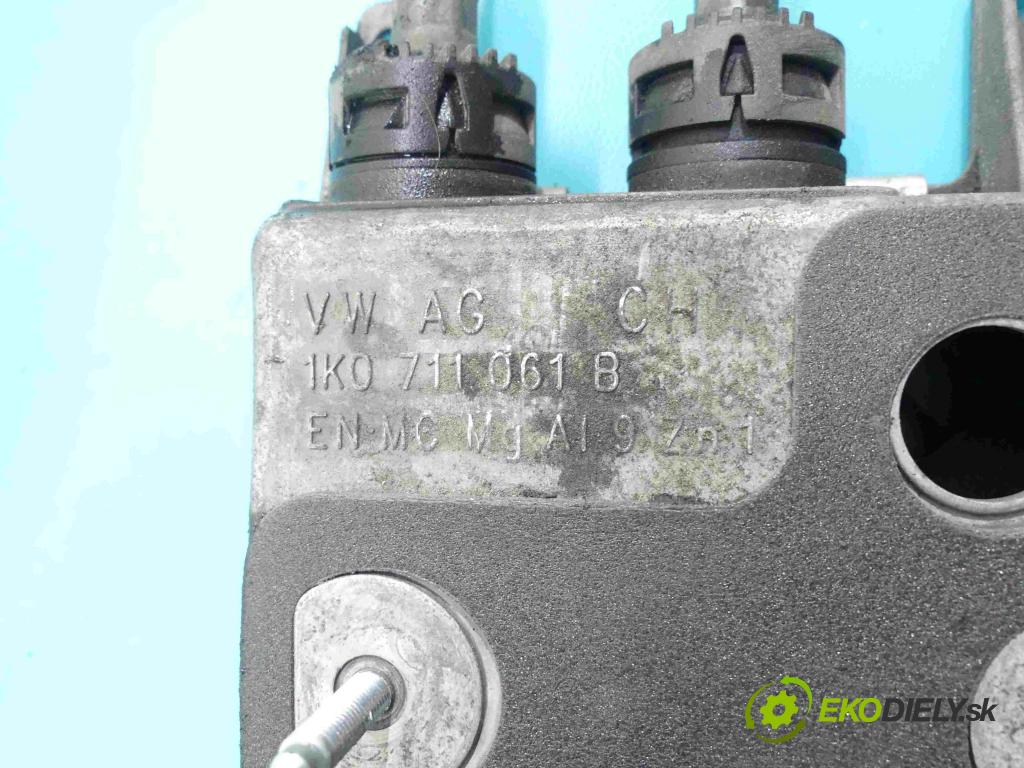 Skoda Yeti 2009-2012 2.0 tdi 4X4 140 HP manual 103 kW 1968 cm3 5- Páka: Změny: stupeň,rýchlosť 1K0711049CK (Rýchlostné páky / kulisy)